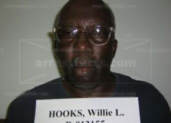 Willie L Hooks