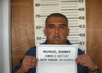 Danny L Munoz